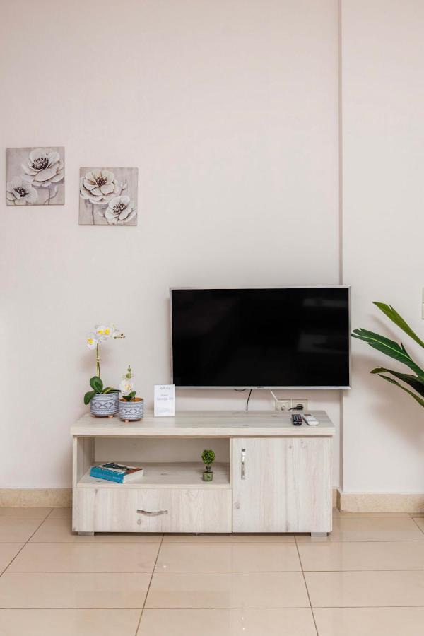 Luxury Town Center Suite Apt A2 Heraklion  Bagian luar foto